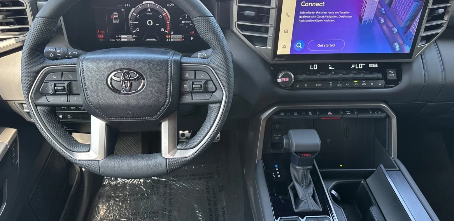 Toyota Tundra 4WD Platinum CrewMax 5.5' Bed (Natl) 2026 — side view