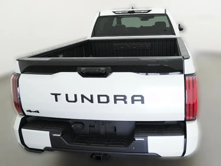Toyota Tundra 4WD Platinum CrewMax 5.5' Bed (Natl) 2026 — side view