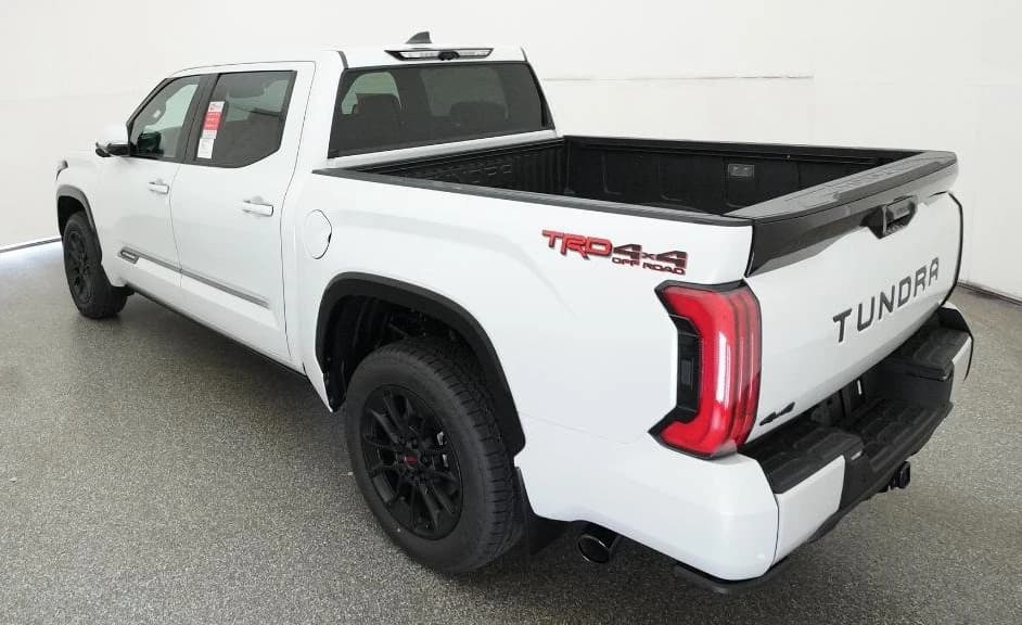Toyota Tundra 4WD Platinum CrewMax 5.5' Bed (Natl) 2026 — side view