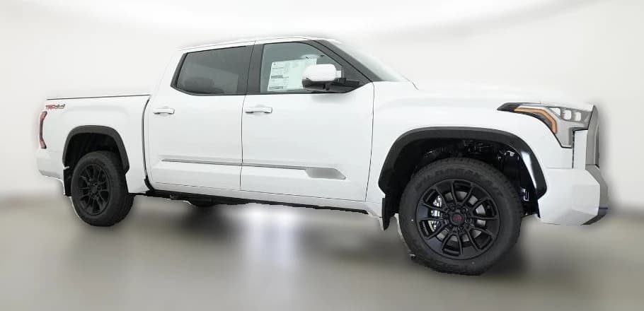 Toyota Tundra 4WD Platinum CrewMax 5.5' Bed (Natl) 2026 — side view