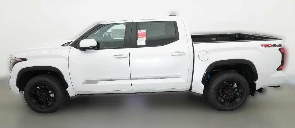 Toyota Tundra 4WD Platinum CrewMax 5.5' Bed (Natl) 2026 — side view