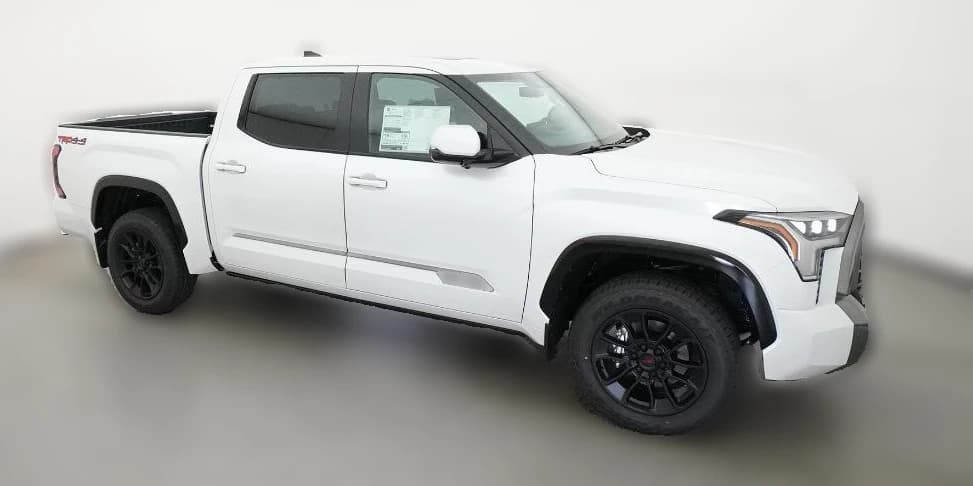 Toyota Tundra 4WD Platinum CrewMax 5.5' Bed (Natl) 2026 — side view