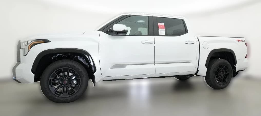 Toyota Tundra 4WD Platinum CrewMax 5.5' Bed (Natl) 2026 — side view