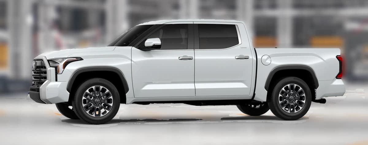 Toyota Tundra 4WD Limited CrewMax 5.5' Bed (Natl) 2026 — side view