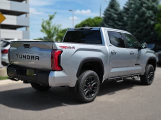 Toyota Tundra 4WD Limited CrewMax 5.5' Bed (Natl)