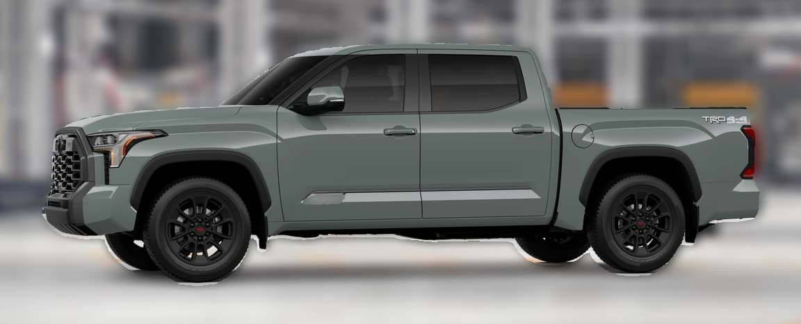 Toyota Tundra 4WD Platinum CrewMax 5.5' Bed (Natl) 2026 — side view