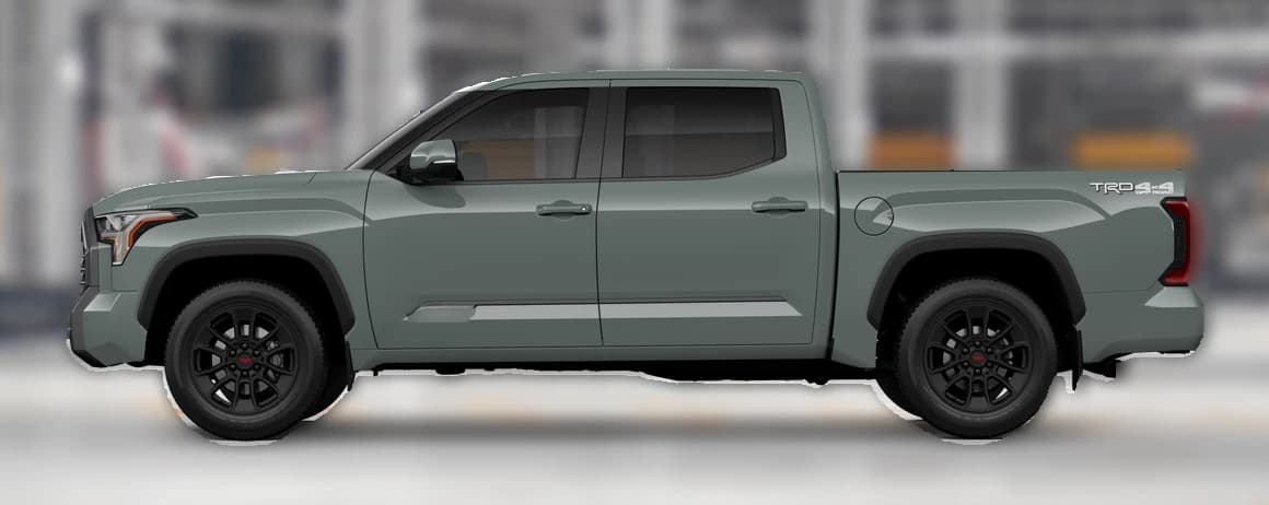 Toyota Tundra 4WD Platinum CrewMax 5.5' Bed (Natl) 2026 — side view