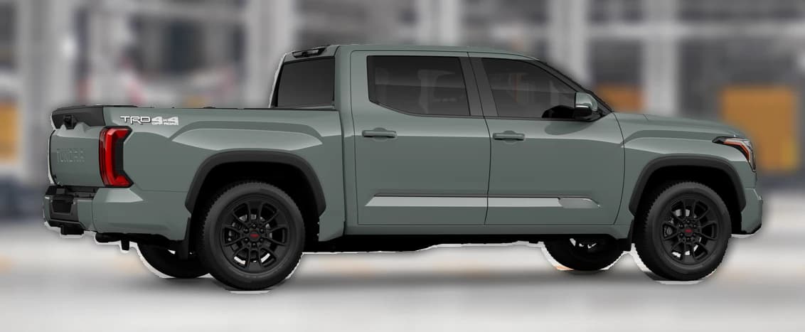 Toyota Tundra 4WD Platinum CrewMax 5.5' Bed (Natl) 2026 — side view