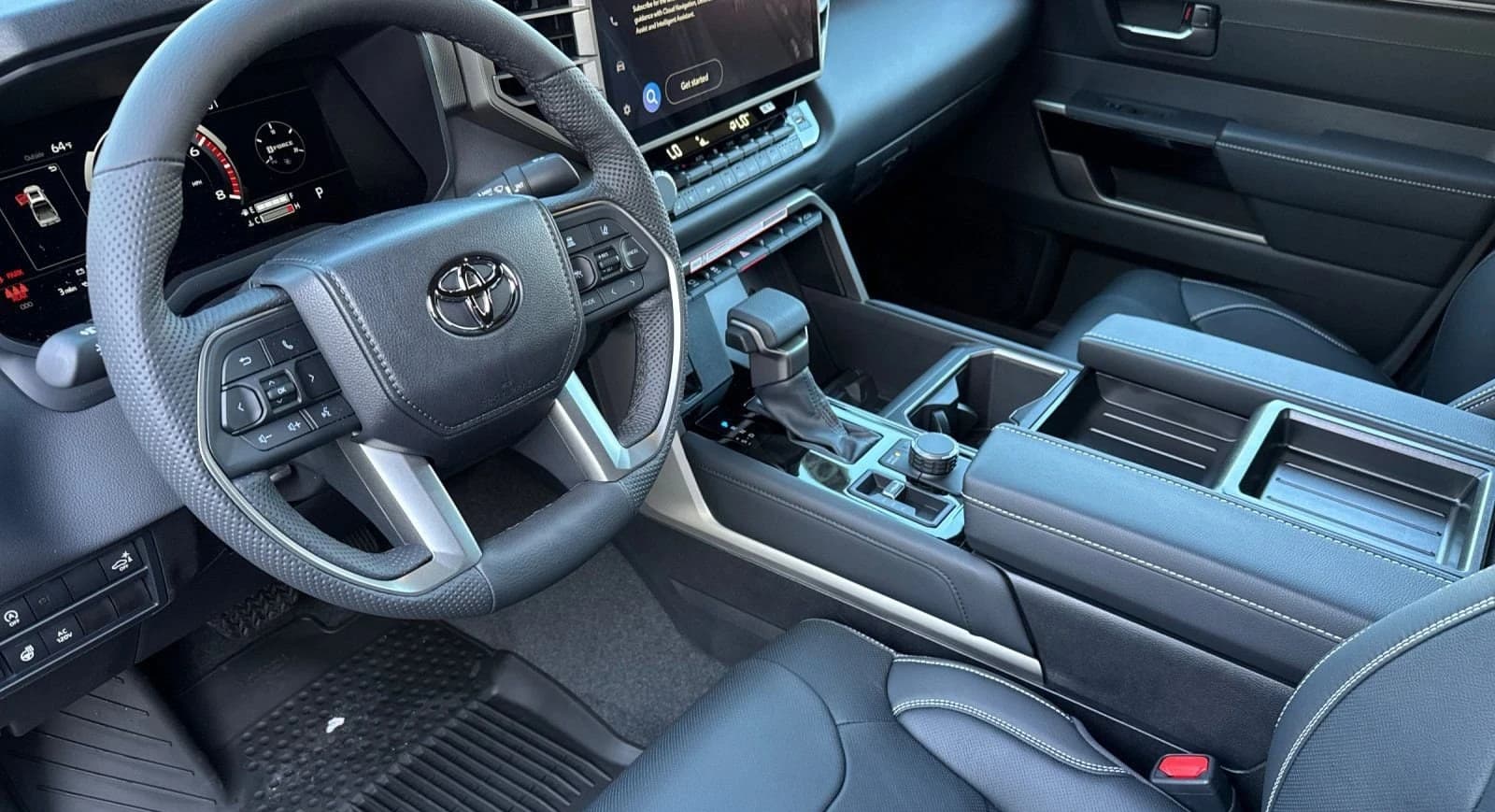 Toyota Tundra 4WD Limited CrewMax 5.5' Bed (Natl) 2026 — side view