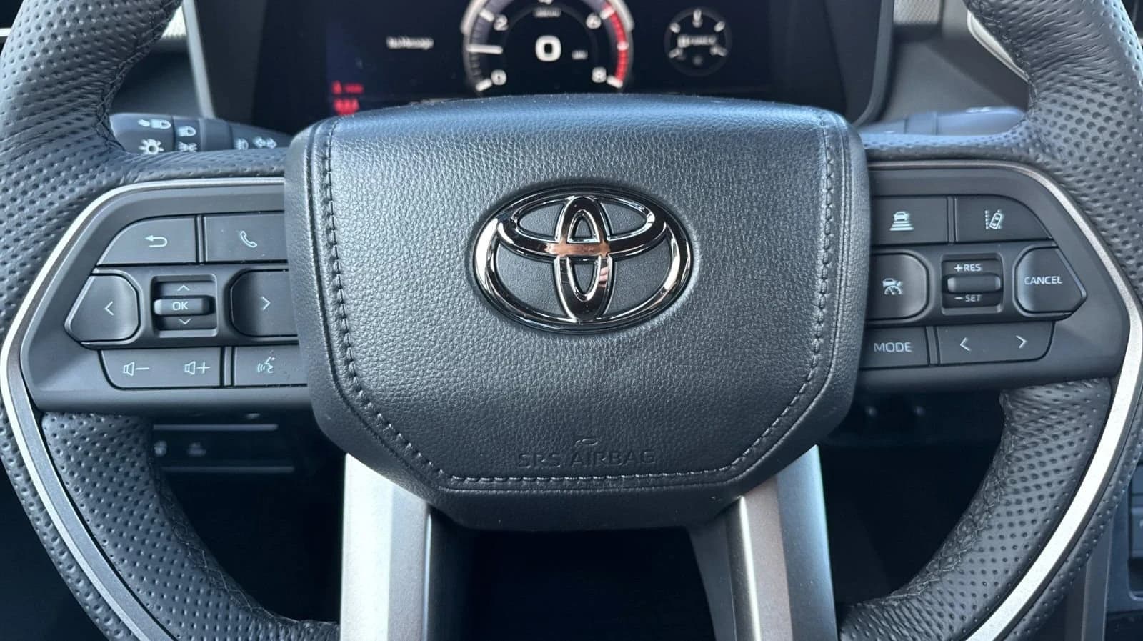 Toyota Tundra 4WD Limited CrewMax 5.5' Bed (Natl) 2026 — side view