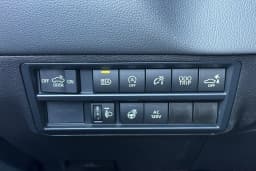 Toyota Tundra 4WD Limited CrewMax 5.5' Bed (Natl) 2026 — side view