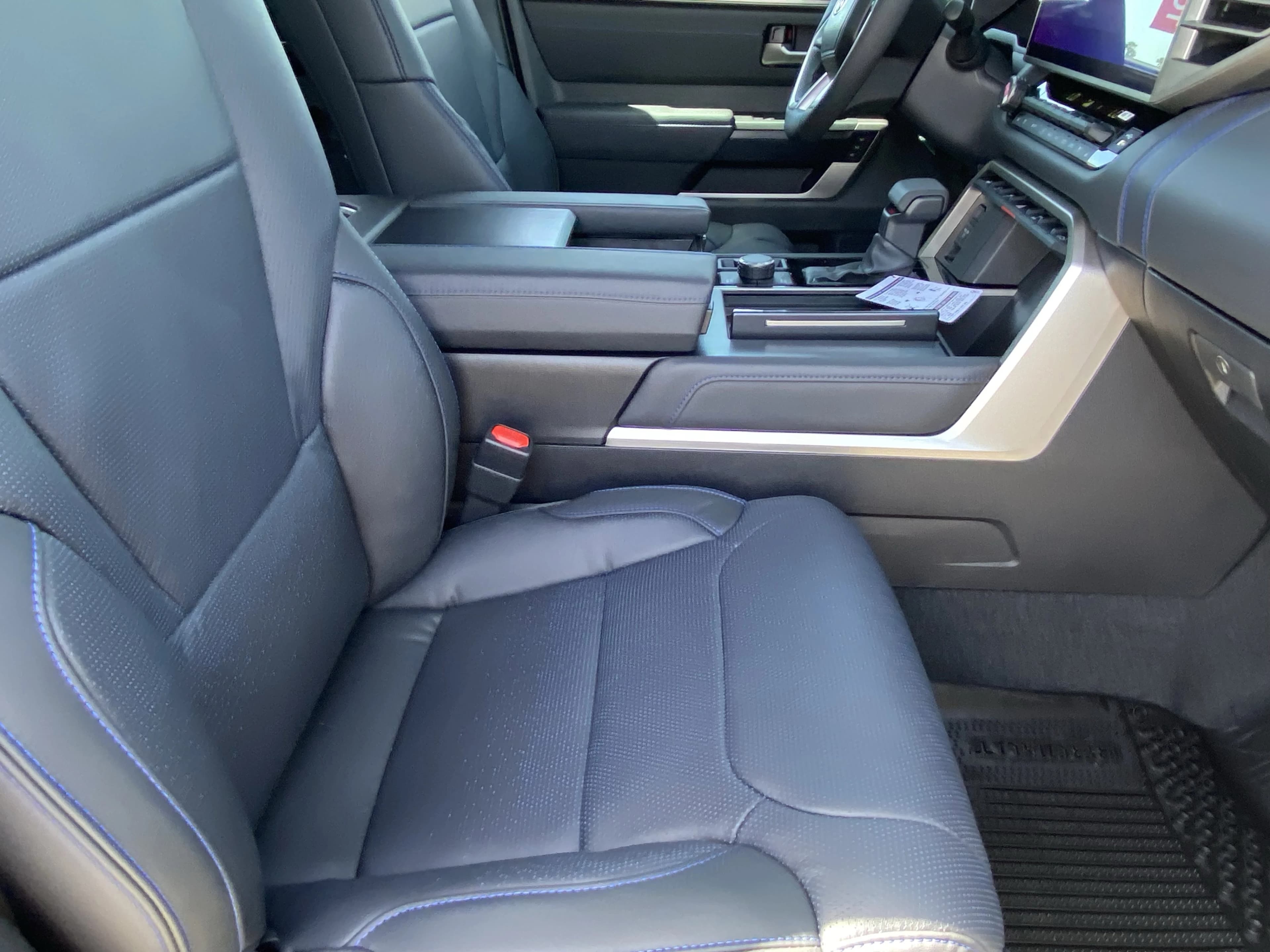 Toyota Tundra 4WD Platinum CrewMax 5.5' Bed (Natl) 2026 — side view