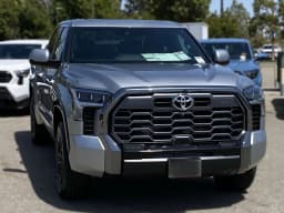 Toyota Tundra 4WD Platinum CrewMax 5.5' Bed (Natl) 2026 — side view