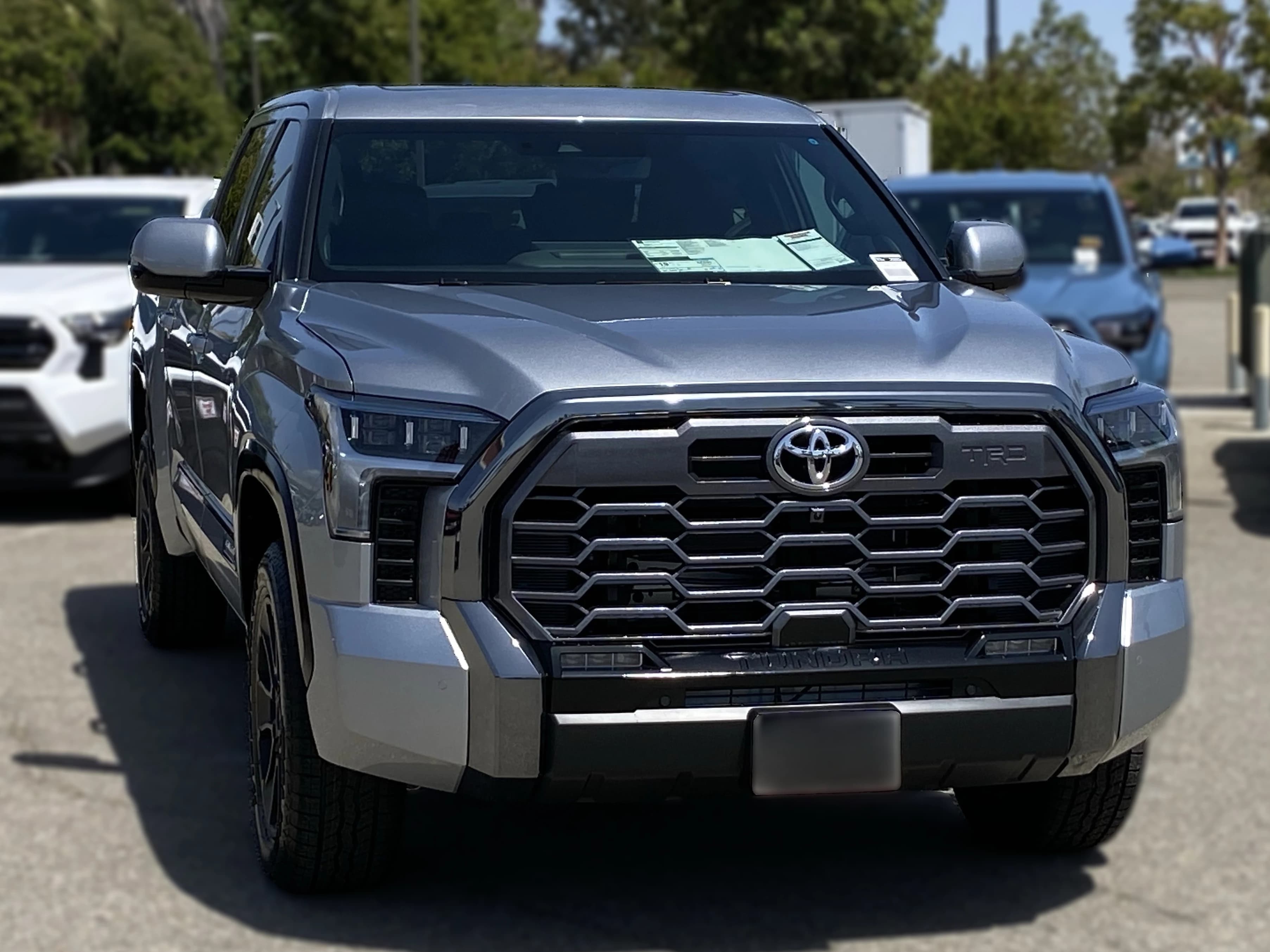 Toyota Tundra 4WD Platinum CrewMax 5.5' Bed (Natl) 2026 — side view