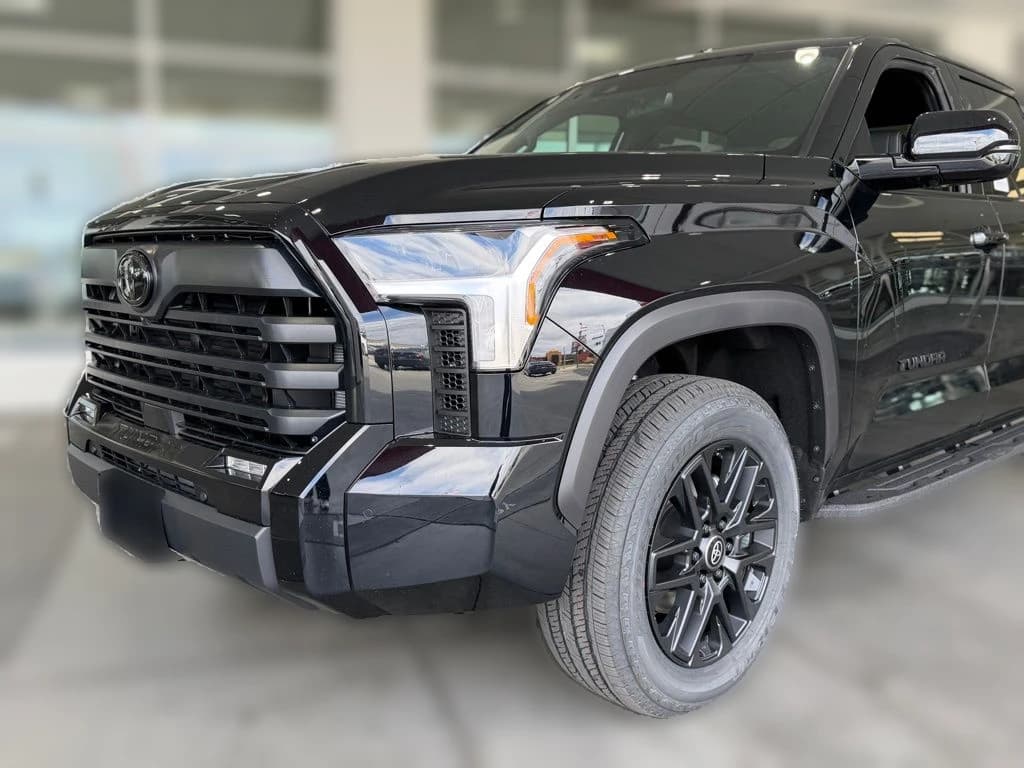 Toyota Tundra 4WD Limited CrewMax 5.5' Bed (Natl) 2026 — side view