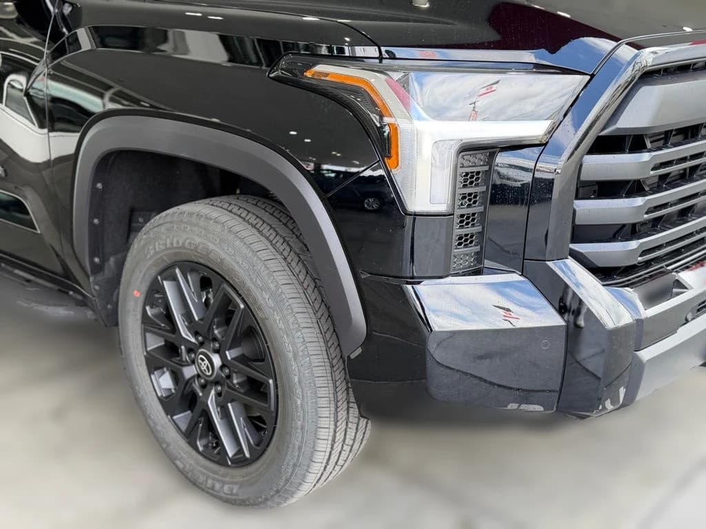 Toyota Tundra 4WD Limited CrewMax 5.5' Bed (Natl) 2026 — side view