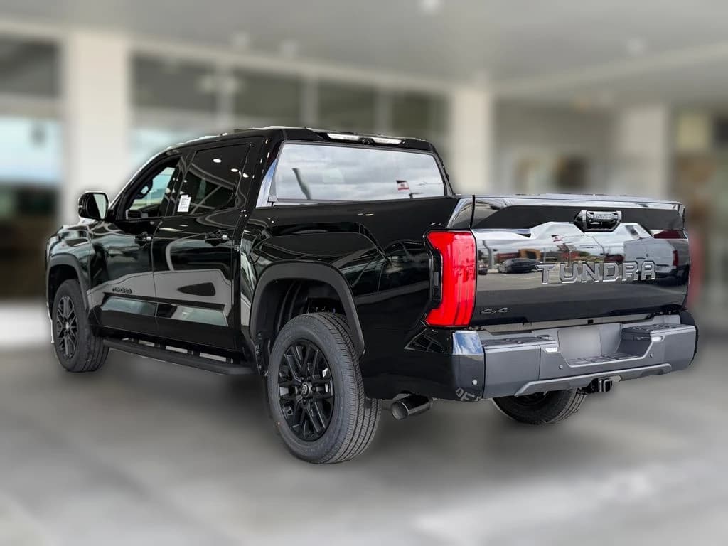 Toyota Tundra 4WD Limited CrewMax 5.5' Bed (Natl) 2026 — side view