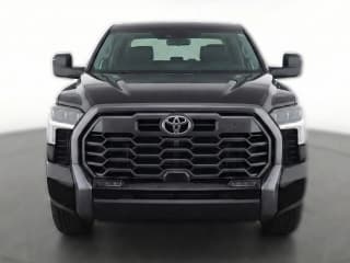 Toyota Tundra 4WD Platinum CrewMax 5.5' Bed (Natl)