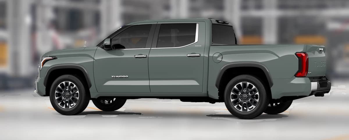 Toyota Tundra 4WD Limited CrewMax 5.5' Bed (Natl) 2026 — side view
