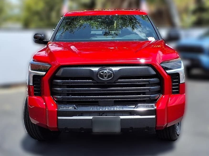 Toyota Tundra 4WD Limited CrewMax 5.5' Bed (Natl) 2026 — side view