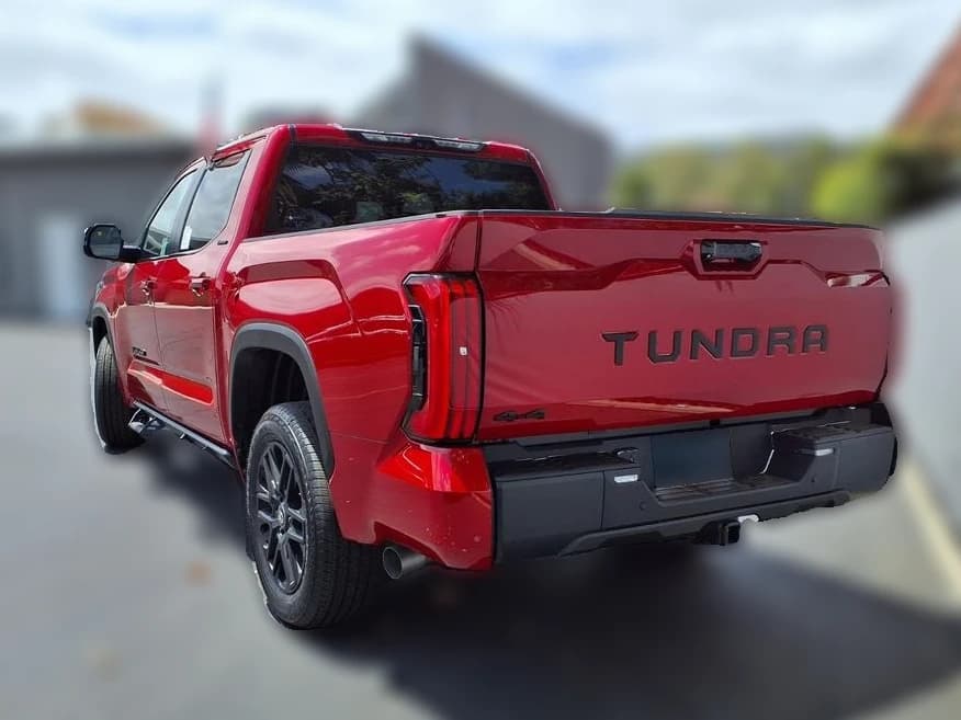 Toyota Tundra 4WD Limited CrewMax 5.5' Bed (Natl) 2026 — side view