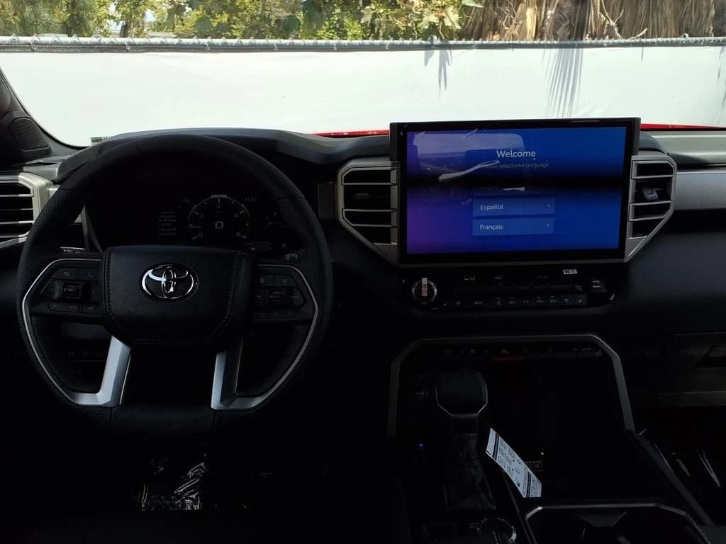 Toyota Tundra 4WD Limited CrewMax 5.5' Bed (Natl) 2026 — side view