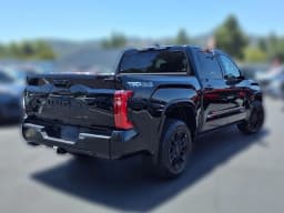 Toyota Tundra 4WD Platinum CrewMax 5.5' Bed (Natl) 2026 — side view