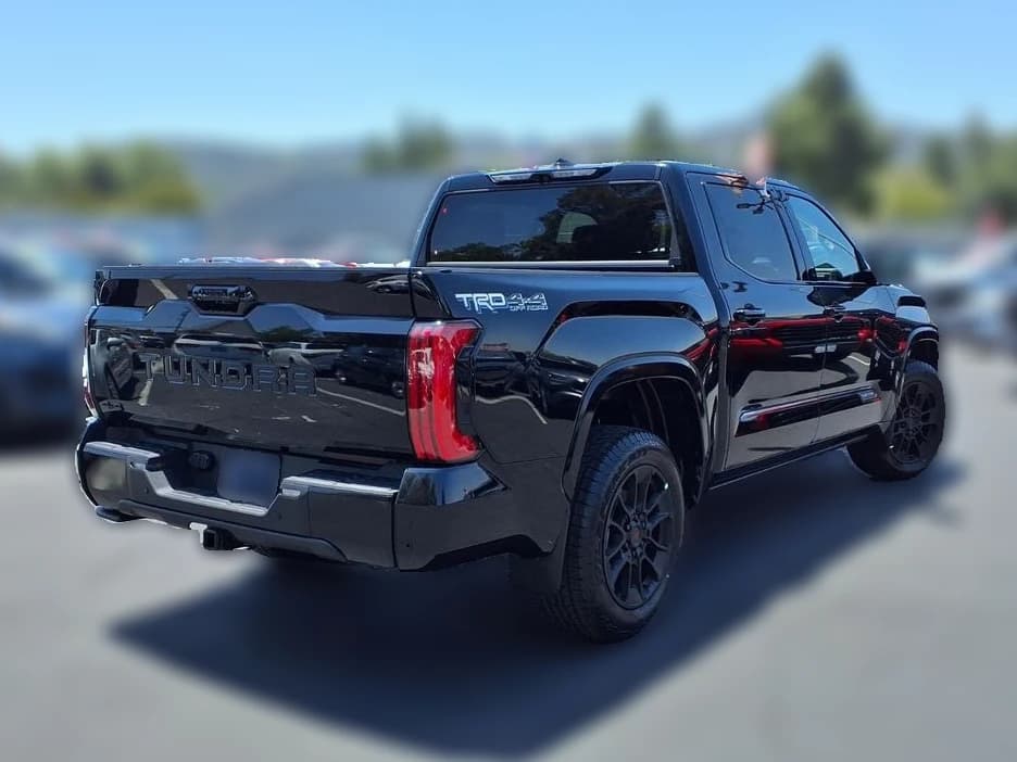 Toyota Tundra 4WD Platinum CrewMax 5.5' Bed (Natl) 2026 — side view