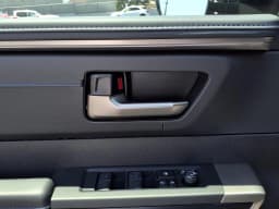 Toyota Tundra 4WD Platinum CrewMax 5.5' Bed (Natl) 2026 — side view