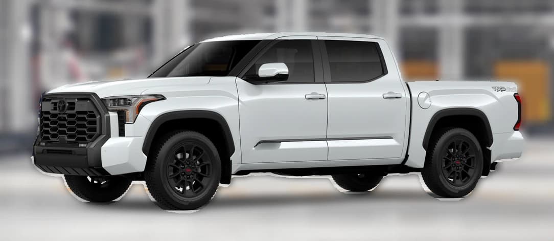 Toyota Tundra 4WD Platinum CrewMax 5.5' Bed (Natl) 2026 — side view