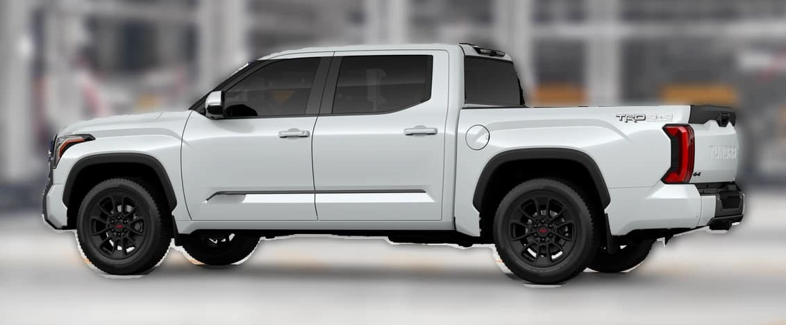 Toyota Tundra 4WD Platinum CrewMax 5.5' Bed (Natl) 2026 — side view
