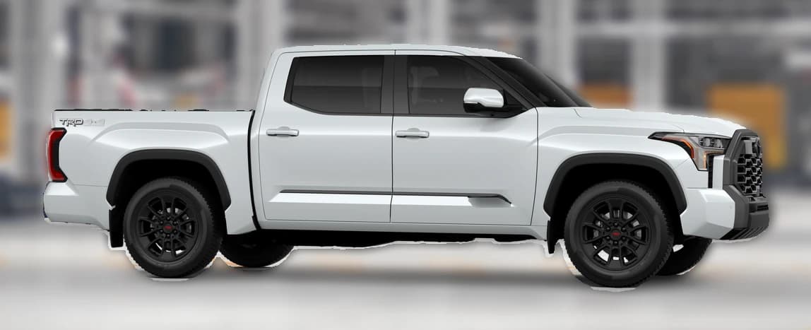 Toyota Tundra 4WD Platinum CrewMax 5.5' Bed (Natl) 2026 — side view