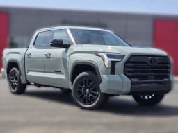 Toyota Tundra 4WD Limited CrewMax 5.5' Bed (Natl) 2026 — side view
