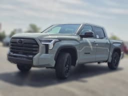 Toyota Tundra 4WD Limited CrewMax 5.5' Bed (Natl) 2026 — side view