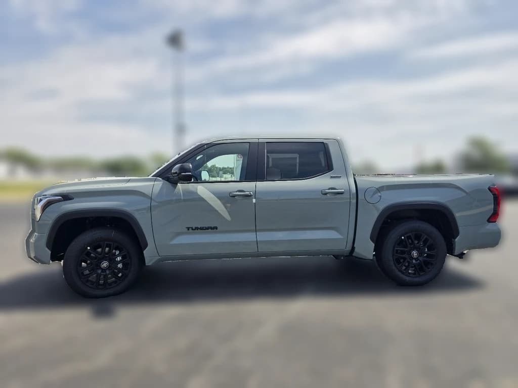 Toyota Tundra 4WD Limited CrewMax 5.5' Bed (Natl) 2026 — side view