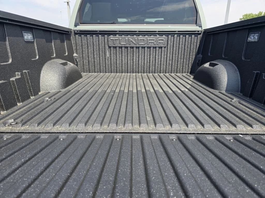 Toyota Tundra 4WD Limited CrewMax 5.5' Bed (Natl) 2026 — side view