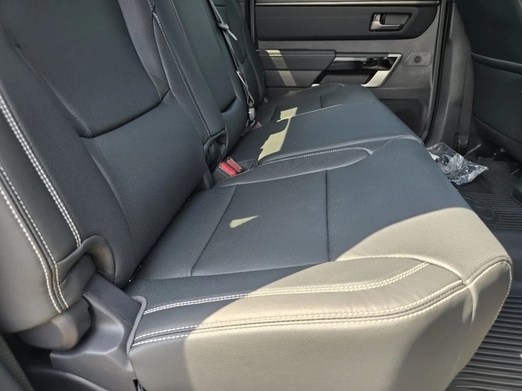 Toyota Tundra 4WD Limited CrewMax 5.5' Bed (Natl) 2026 — side view