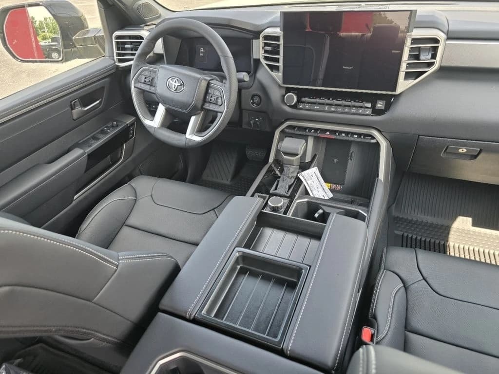 Toyota Tundra 4WD Limited CrewMax 5.5' Bed (Natl) 2026 — side view