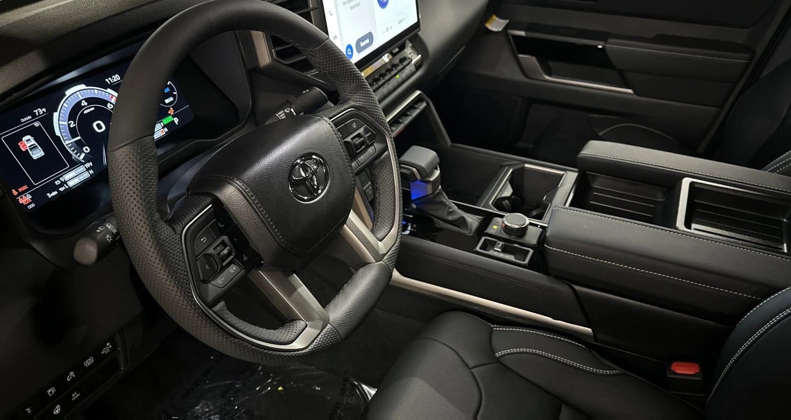 Toyota Tundra 4WD Limited Hybrid CrewMax 5.5' Bed (Natl) 2026 — side view
