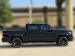 Toyota Tundra 4WD Limited Hybrid CrewMax 5.5' Bed (Natl) 2026 — side view