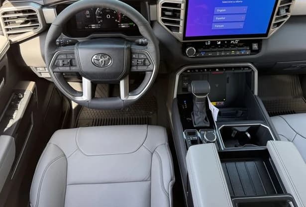 Toyota Tundra 4WD Limited Hybrid CrewMax 5.5' Bed (Natl) 2026 — side view