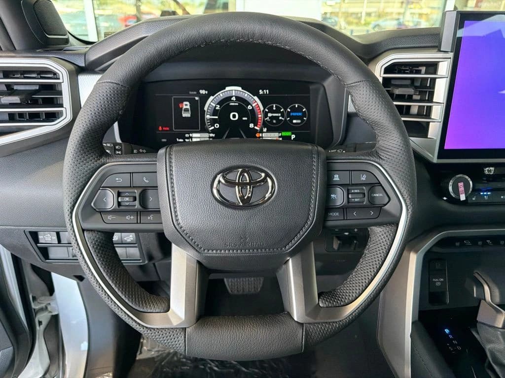 Toyota Tundra 4WD Limited Hybrid CrewMax 5.5' Bed (Natl) 2026 — side view