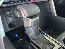 Toyota Tundra 4WD Limited Hybrid CrewMax 5.5' Bed (Natl) 2026 — side view