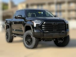 Toyota Tundra 4WD Limited Hybrid CrewMax 5.5' Bed (Natl) 2026 — side view