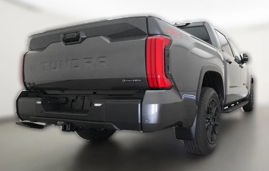 Toyota Tundra 4WD Platinum Hybrid CrewMax 5.5' Bed (Natl) 2026 — side view