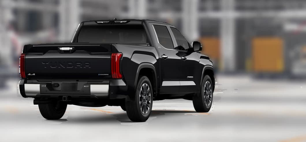 Toyota Tundra 4WD Limited Hybrid CrewMax 5.5' Bed (Natl) 2026 — side view