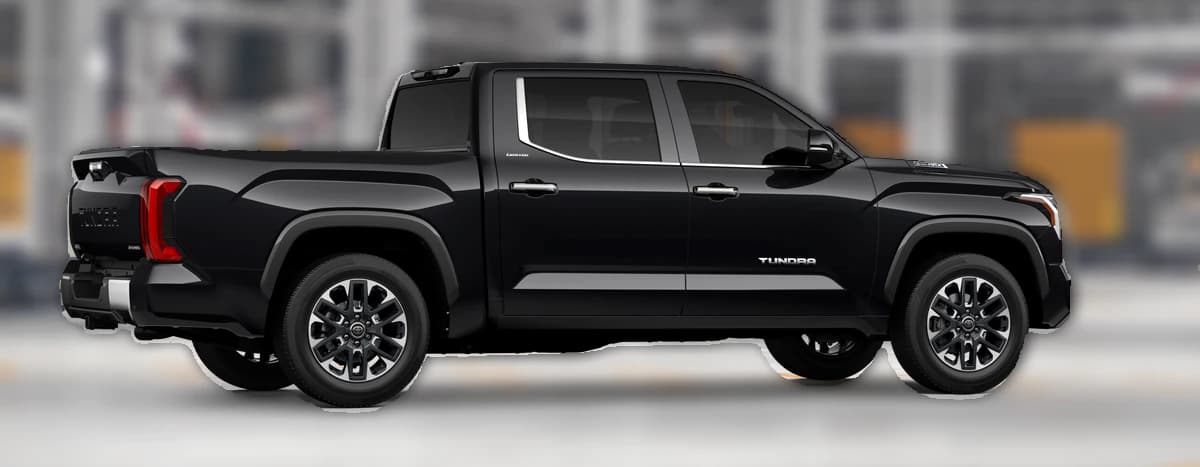 Toyota Tundra 4WD Limited Hybrid CrewMax 5.5' Bed (Natl) 2026 — side view
