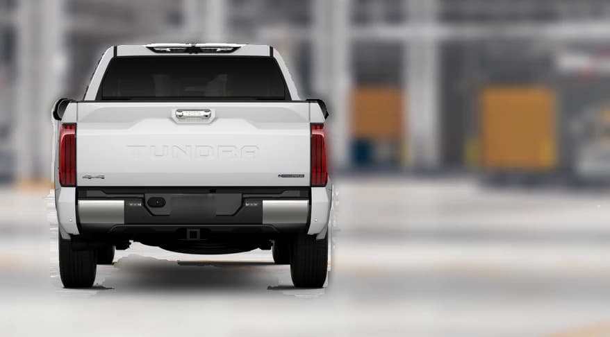 Toyota Tundra 4WD Limited Hybrid CrewMax 5.5' Bed (Natl) 2026 — side view