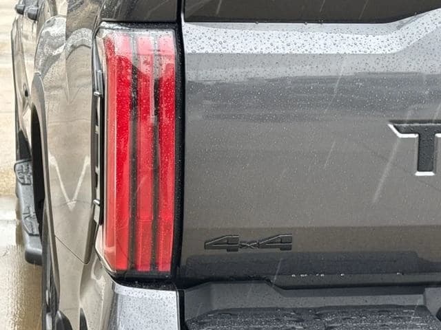 Toyota Tundra 4WD Limited Hybrid CrewMax 5.5' Bed (Natl) 2026 — side view