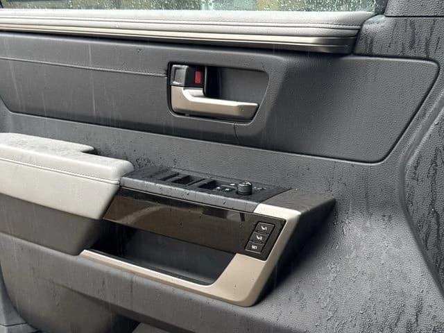 Toyota Tundra 4WD Limited Hybrid CrewMax 5.5' Bed (Natl) 2026 — side view